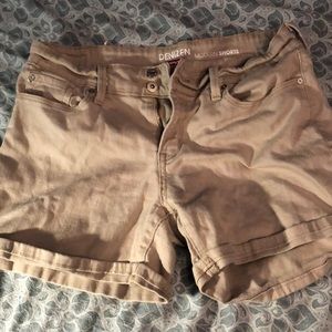 Tan Levi shorts